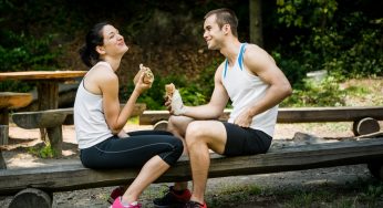 Qué debo comer antes y después de hacer deporte