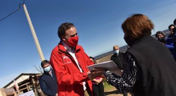 Ministro Ward anuncia avances en proceso de urbanización de campamento Manuel Bustos