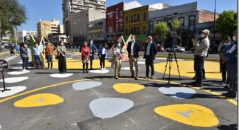 Minvu presenta plaza con urbanismo táctico en Valparaíso con zonas para juegos y carros de comida