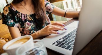 Estudio UDLA-UST: Un 73% de las egresadas encuestadas proyecta un futuro donde se reducen las brechas salariales entre hombres y mujeres