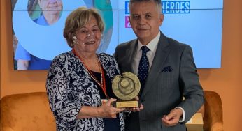 Adulta mayor que apoya a cuidadores de pacientes postrados es la ganadora de Nuevos Héroes 2021