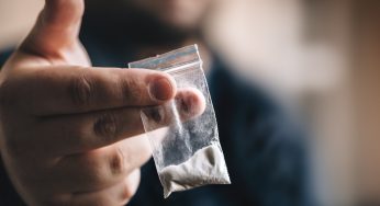 Toxicólogo explica los efectos de las drogas posiblemente involucradas en caso de abogada que murió en motel