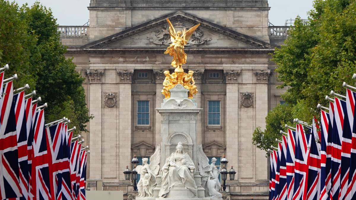 Tradición y negociación: la coronación de Carlos III