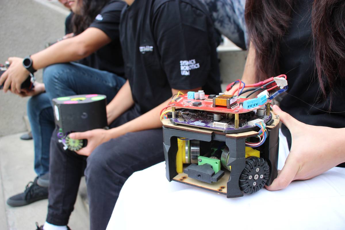 Estudiantes USM serán los únicos chilenos en torneo mundial de fútbol entre robots