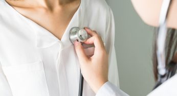 ¿Cansancio o dificultad para respirar, hinchazón de las piernas? Los síntomas que podrían alertar de insuficiencia cardíaca
