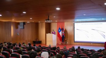 Destacada investigadora española dictó conferencia en UNAB sobre condición física y su relación con la salud cerebral y mental