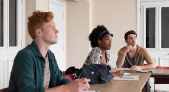 PAES 2023: Su flexibilidad permite a jóvenes chilenos mejorar el preocupante nivel de inglés