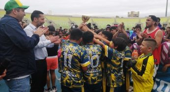 Escuelas Populares de Fútbol de Valparaíso participaron en la Copa Santo Tomás Viña del Mar