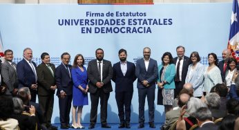 Presidente Gabriel Boric firma estatutos democráticos que potenciarán el rol público de las universidades estatales