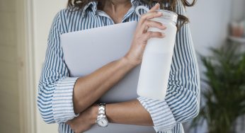 Preparándonos para los días calurosos: consejo para mantenerte hidratado en el trabajo