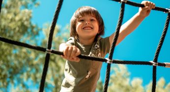 Vacaciones: menos pantallas y comida chatarra y más horarios y actividad física