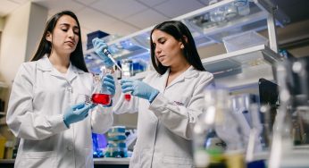 Mujeres lideran proceso de Admisión 2024 con aumento en matrículas y puntajes