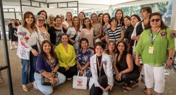 Día Internacional de la Mujer: Teletón destaca a mujeres cuidadoras de Chile con una exposición de arte en la Plaza de la Constitución