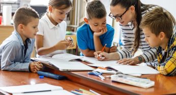Giannina Pironi Aravena e Isabel Rivera Malhue, académicas de Psicopedagogía UNAB Sede Viña del Mar.