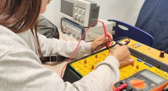 Tuercas y belleza: las dos pasiones de la estudiante de Valparaíso ganadora de la Beca Luksic para apoyar sus estudios en carrera STEM