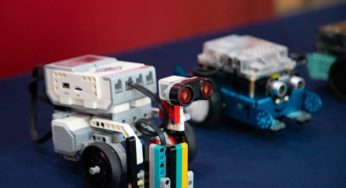 Estudiantes de Educación Media de la Región de Valparaíso construyeron y programaron robots autónomos en la UNAB