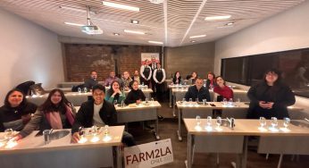 Delegación internacional de FARM2LA vivió jornada de formación e intercambio en Valparaíso con memorable cata de vinos en el Centro de Extensión Duoc UC Sede Valparaíso
