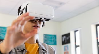 Modelado de estructuras, realidad virtual e Inteligencia Artificial: estudiantes PUCV enseñan sus carreras a escolares
