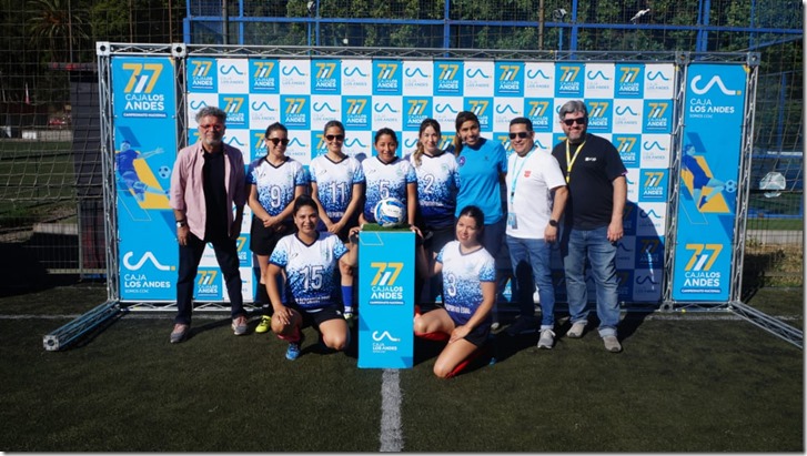 EQUIPO FEMENINO ESVAL