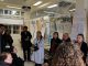Estudiantes de arquitectura de la USM presentando proyectos urbanísticos a los vecinos del cerro Santo Domingo