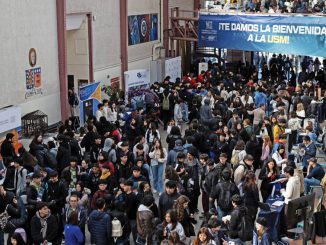 Estudiantes participando en el Ensayo Nacional PAES en una sede de la USM