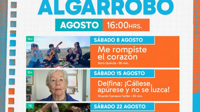 Vecinos de Algarrobo asistiendo a una función de cine chileno en un centro comunitario