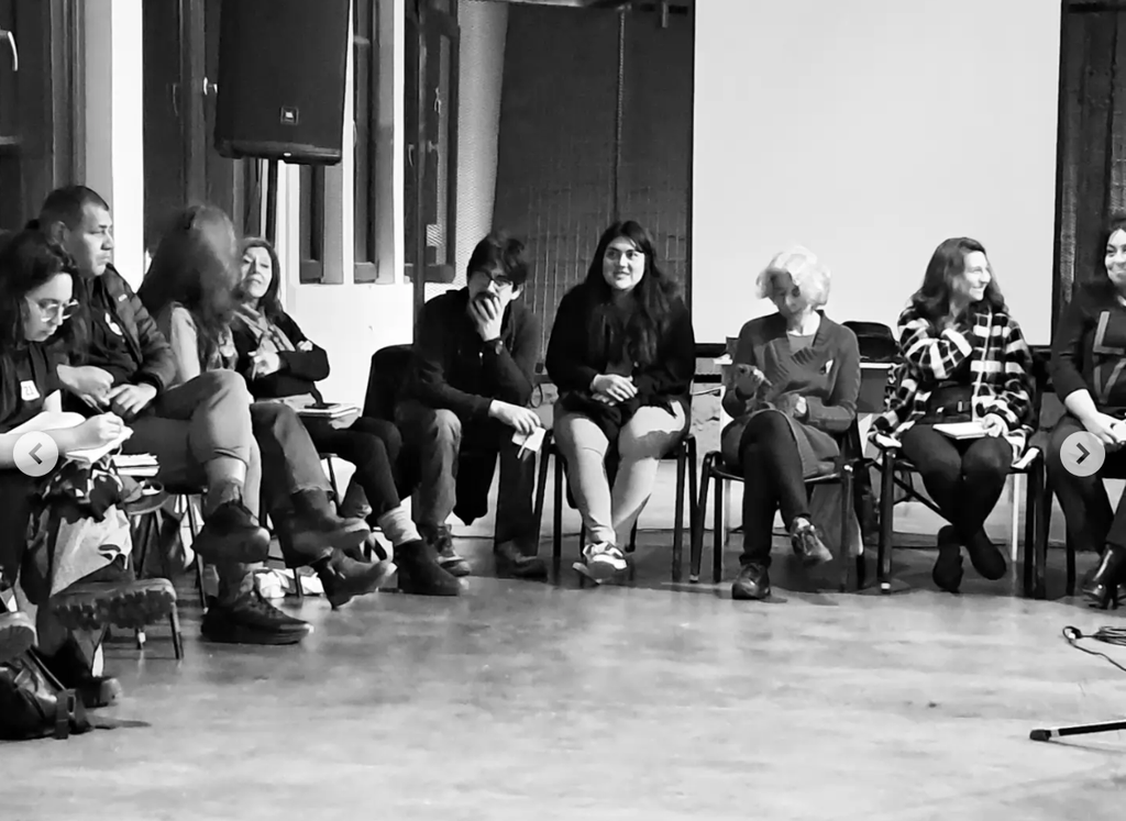 Participantes en un taller de mediación lectora y narración oral impartido por la compañía Ziento un Cuento