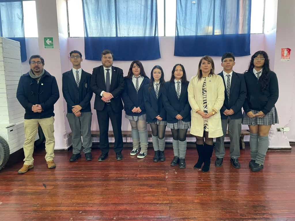 Docentes en jornada de capacitación sobre comercio exterior y política comercial en Liceo Matilde Brandau de Ross de Valparaíso.