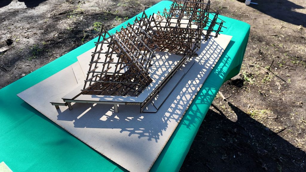Pabellón 30 construido por estudiantes de arquitectura de la USM en el Jardín Botánico de Viña del Mar.