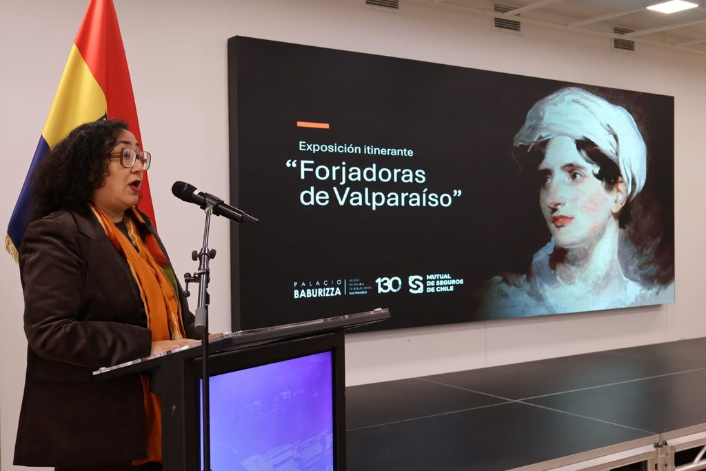 Exposición Forjadoras de Valparaíso instalada en la Universidad Técnica Federico Santa María