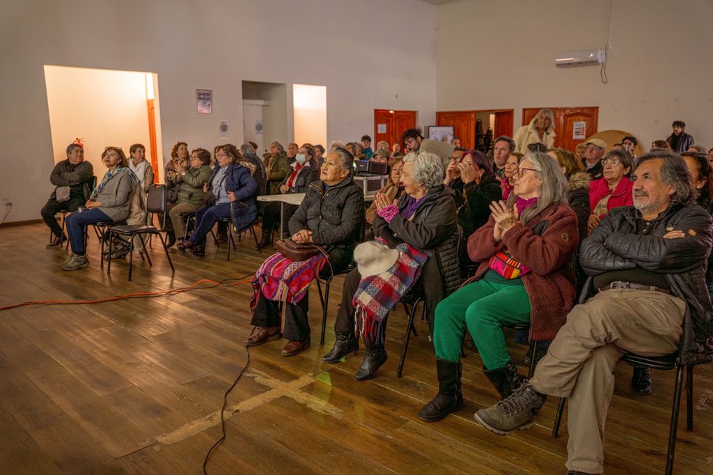 Escena de la película chilena Mil pedazos durante su exhibición cultural en Algarrobo