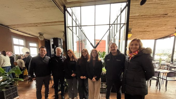 Estudiantes de Turismo de Duoc UC presentan proyectos innovadores para el Salón Flora en Valparaíso