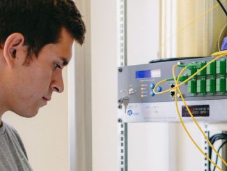 Campus de la Universidad Técnica Federico Santa María destacando su excelencia en investigación tecnológica.