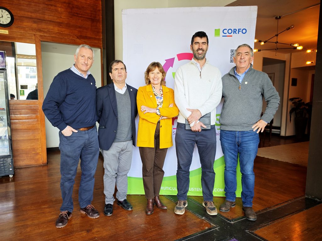 Directorio de la nueva asociación gremial AgroQuinta trabajando en proyectos para el desarrollo agrícola de Valparaíso
