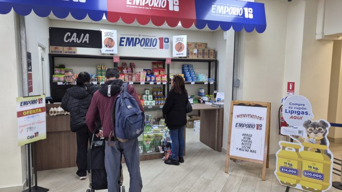 Fachada del nuevo local EMPORIO 18 en el centro de Valparaíso para beneficio de pensionados.