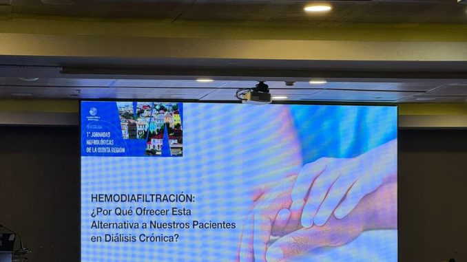 Especialistas en nefrología debaten sobre mejoras en la atención de pacientes con diálisis crónica en Chile