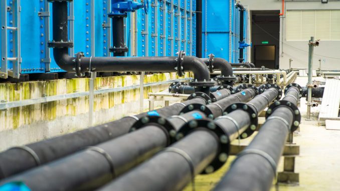 Estudiantes de la PUCV presentan innovador sistema de sensores para detectar filtraciones de agua potable sin romper calles.