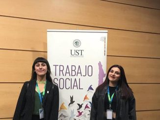 Estudiantes de Trabajo Social de Santo Tomás premiadas por su investigación sobre violencia de género en plataformas digitales.