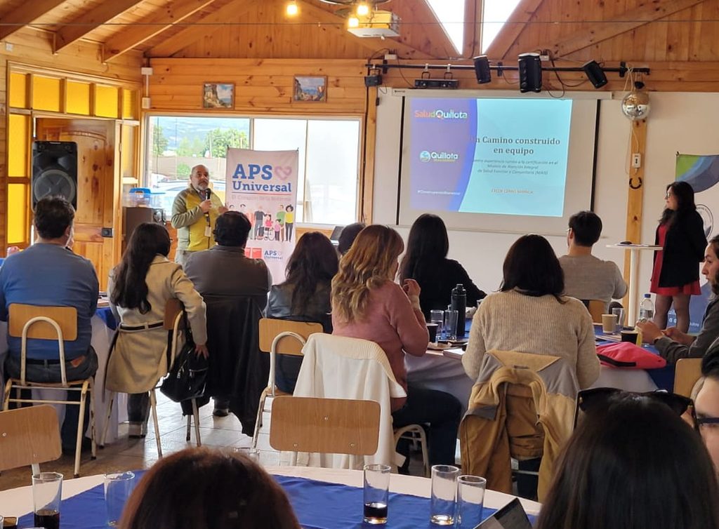 Funcionarios de la salud en Quillota participando en jornada de capacitación sobre el modelo de salud familiar