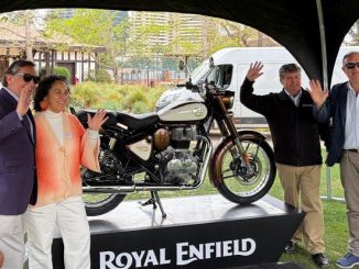 Motocicleta Royal Enfield donada en el campeonato de golf benéfico de la Fundación Niño y Patria