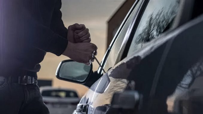 Sistema tecnologico de lectura de patentes para la identificacion de vehiculos robados en Viña del Mar