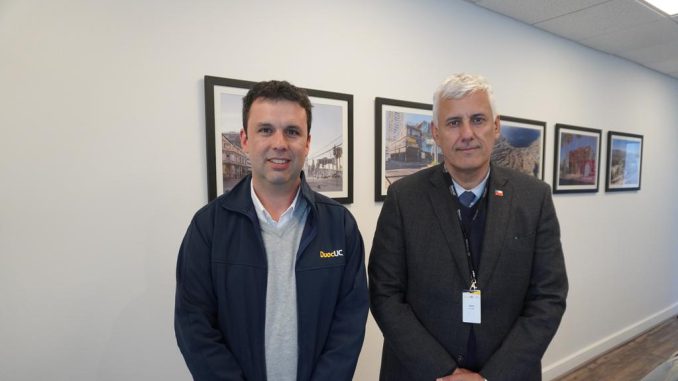 Reunión entre representantes de Duoc UC Valparaíso y la Seremi de Minería para potenciar el desarrollo regional.