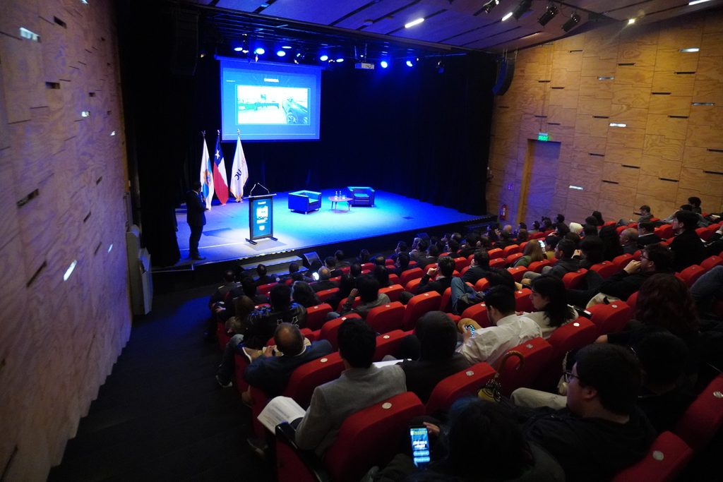 Autoridades y estudiantes participan en la conmemoración del aniversario de la Brigada Investigadora del Cibercrimen en Duoc UC Valparaíso