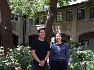 Investigadora del MIT Larisa Ovalles junto a académicos de la USM en Lomas Latorre para el proyecto PrepHub 2.0