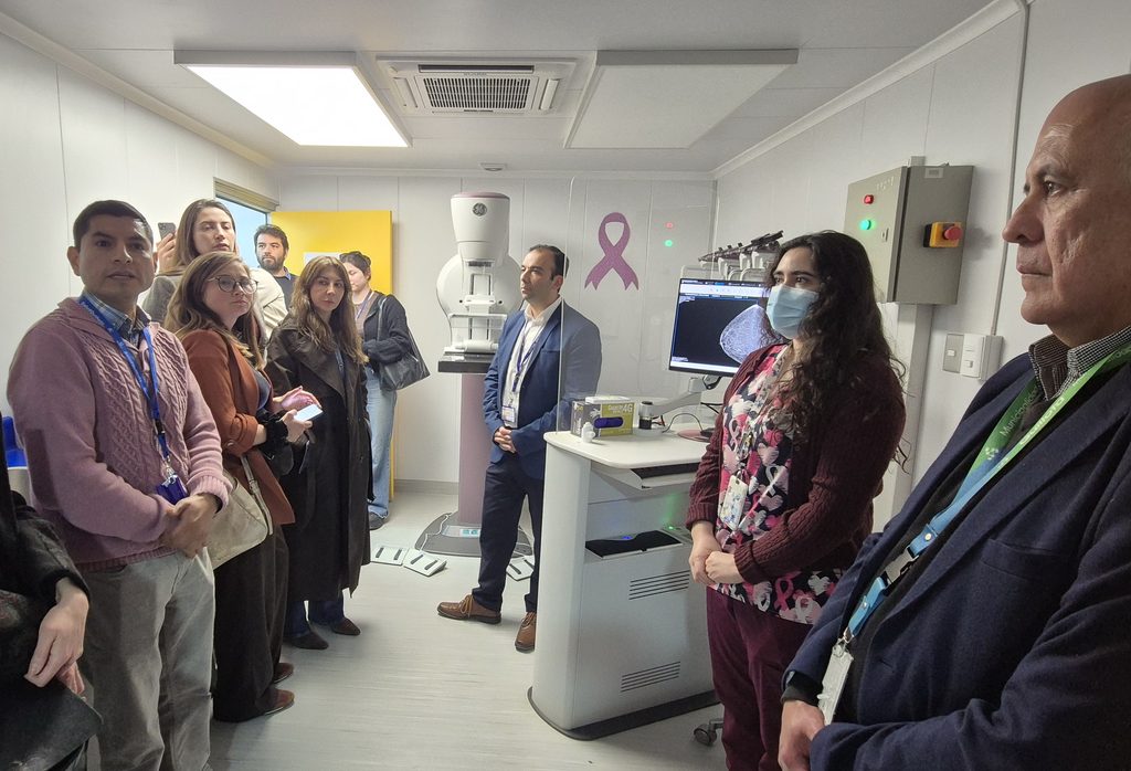 Autoridades del Ministerio de Salud visitan el Centro de Imagenología de Quillota para evaluar su gestión en la atención primaria.