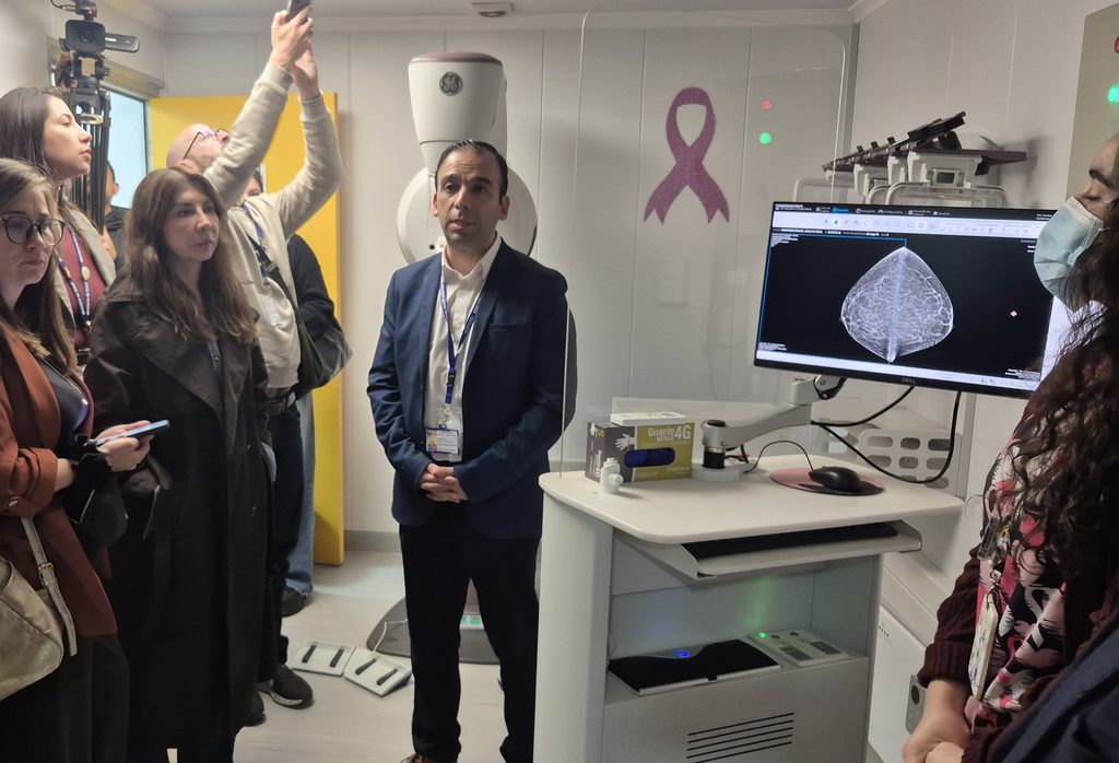 Autoridades del Ministerio de Salud visitan el Centro de Imagenología de Quillota para evaluar su gestión en la atención primaria.