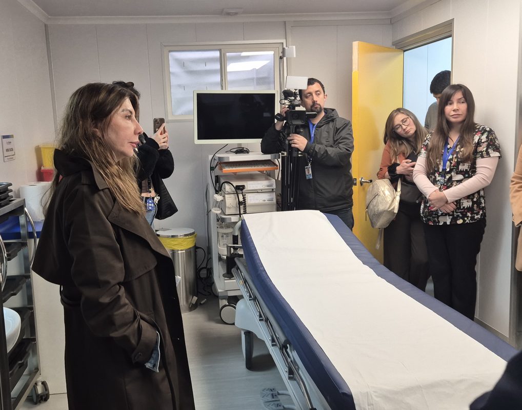Autoridades del Ministerio de Salud visitan el Centro de Imagenología de Quillota para evaluar su gestión en la atención primaria.