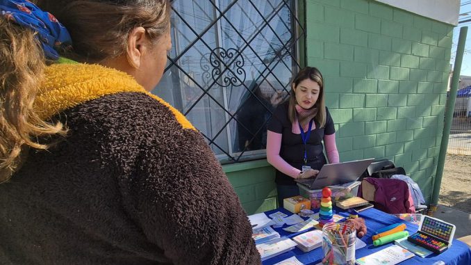 Stand informativo y actividades comunitarias en el Mercado de Bienestar de Quillota para la salud mental