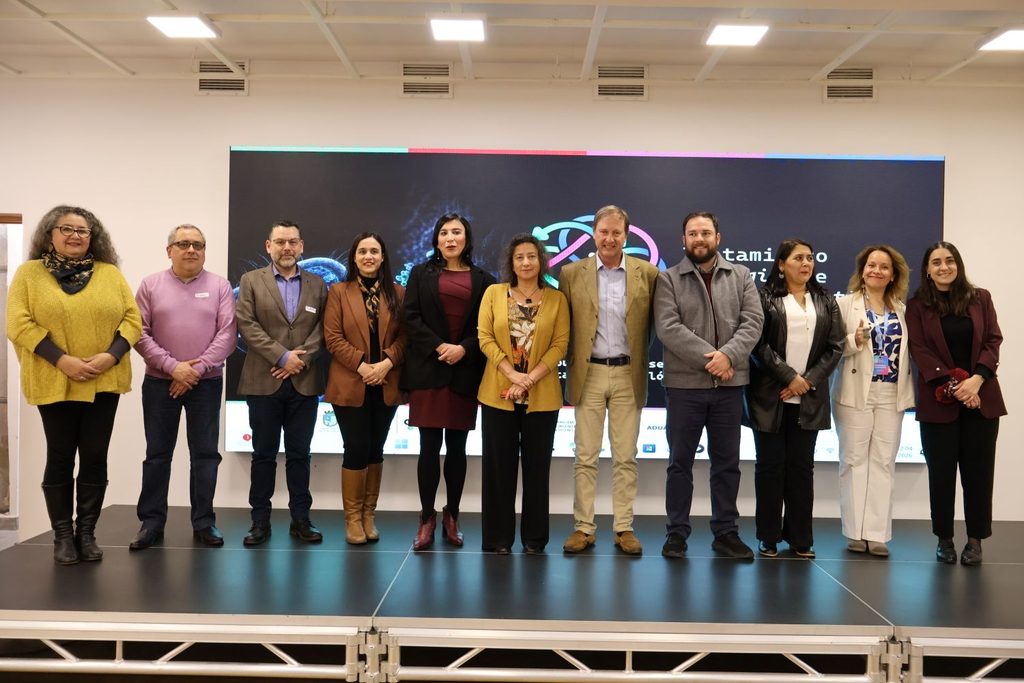 Planta piloto de tratamiento biotecnologico de residuos textiles en la USM de Chile